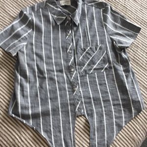 Universal Thread button down tie at the waist